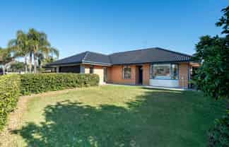 10 Frank Bunce Grove, Flat Bush