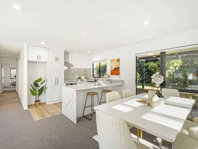 10 Frank Bunce Grove, Flat Bush