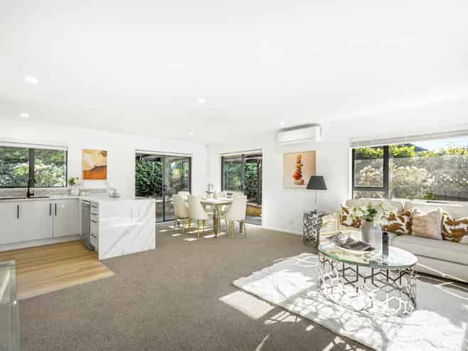 10 Frank Bunce Grove, Flat Bush