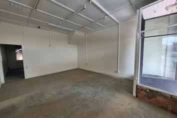 NEWLY RENOVATED LIVE/WORK OPPORTUNITY
