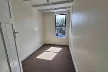 NEWLY RENOVATED LIVE/WORK OPPORTUNITY
