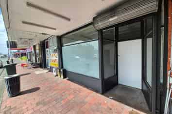 NEWLY RENOVATED LIVE/WORK OPPORTUNITY
