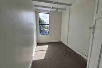 NEWLY RENOVATED LIVE/WORK OPPORTUNITY

