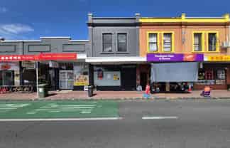 NEWLY RENOVATED LIVE/WORK OPPORTUNITY
