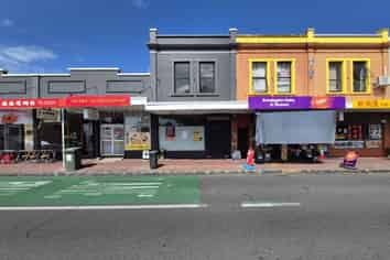 NEWLY RENOVATED LIVE/WORK OPPORTUNITY
