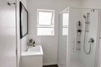 84 Glendene Avenue, Glendene