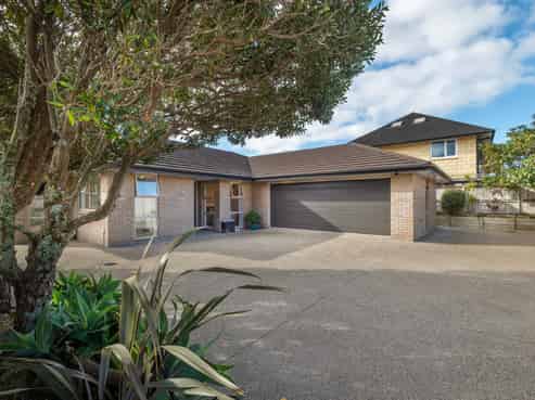 18 Lemon Grove Lane, Greenhithe