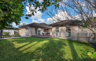 18 Lemon Grove Lane, Greenhithe