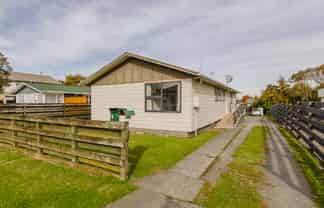 15 Russell Street, Marton