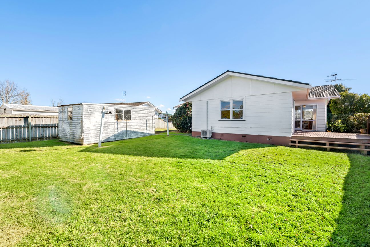 Stunning Solid Family Home with Potential - Widok 3
