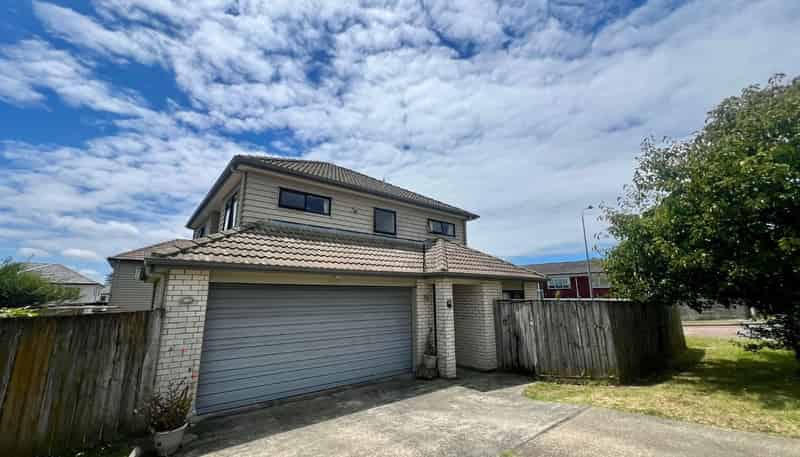 96 Mcleod Rd, Te Atatu South