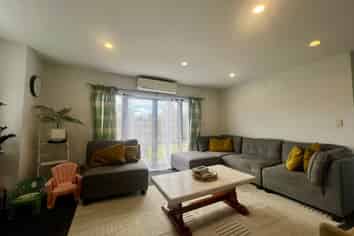 96 Mcleod Rd, Te Atatu South