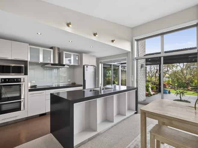12D Takiroa Street, Urenui