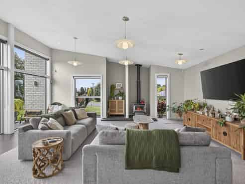 12D Takiroa Street, Urenui