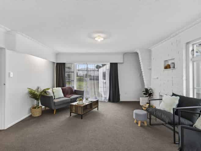 10 Watene Crescent, Waitara