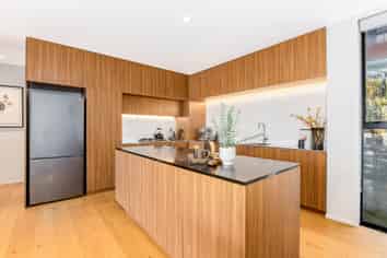 7 Jean Caldwell Way, Island Bay