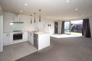 15 Charente Way, Yaldhurst