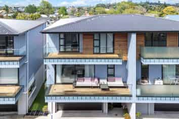 2/24 Pah Road, Epsom