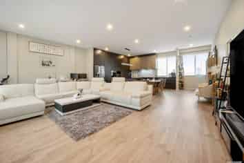 2/24 Pah Road, Epsom