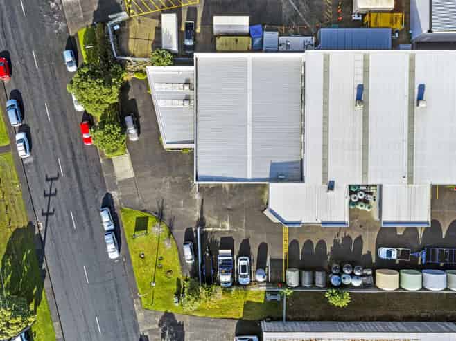 Road front industrial unit - Glendene location