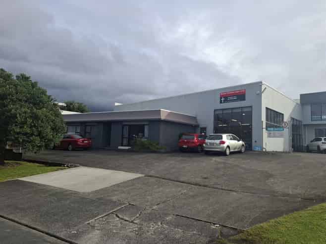 Road front industrial unit - Glendene location