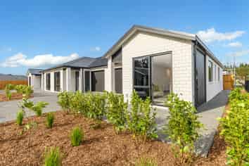 2  Lily Pond Lane, Katikati