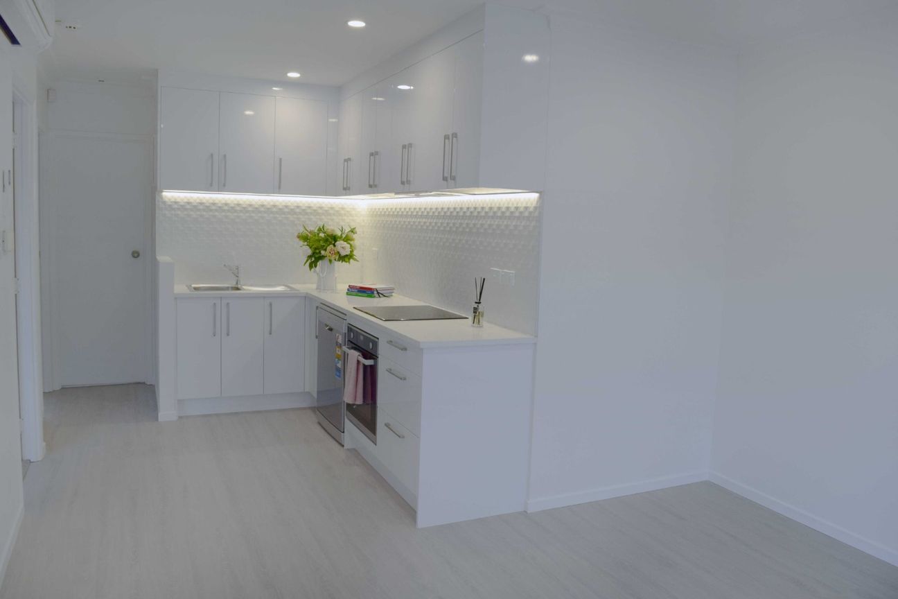 Stylish, Modern & Convenient 2 Bedroom 1 Bathroom Unit in the suburb of Mission Bay !!! - Fler