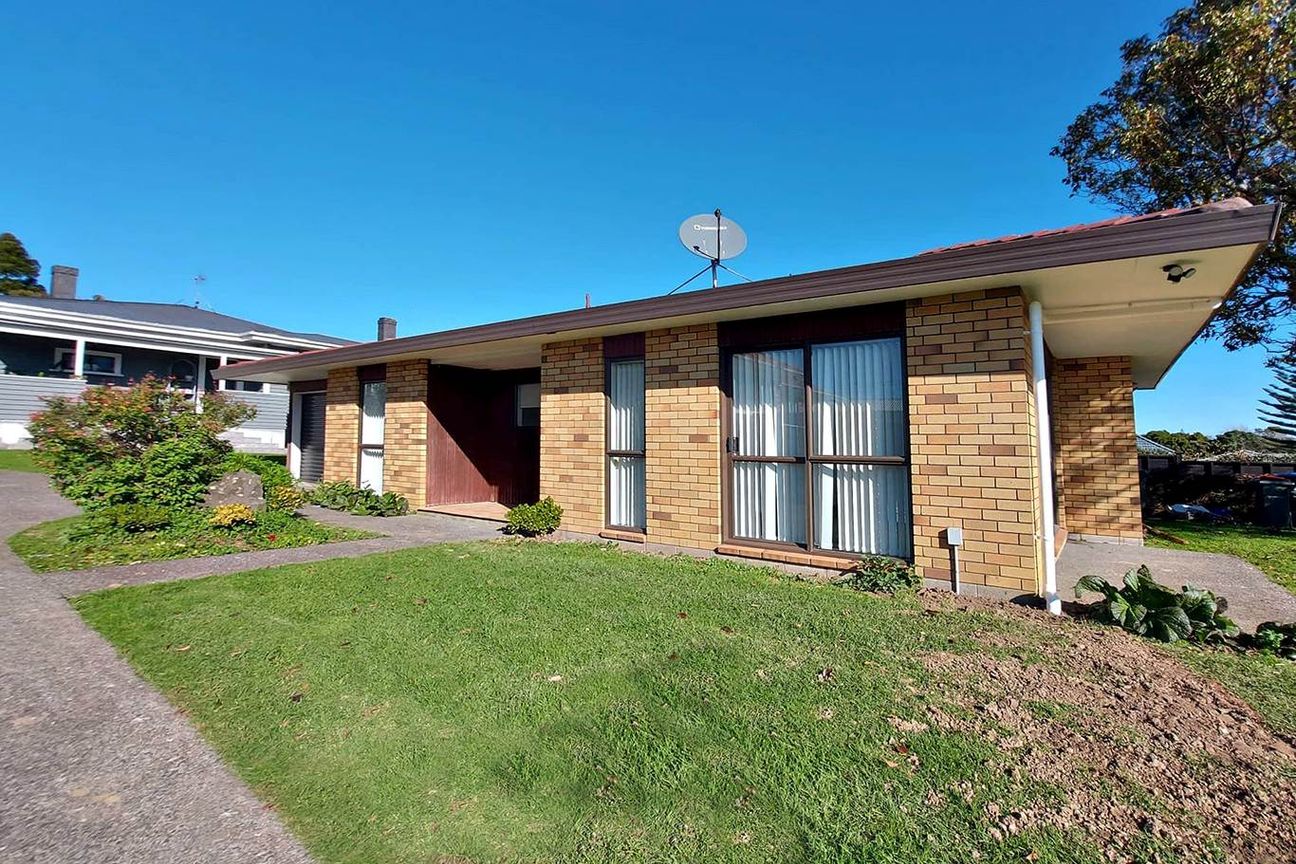 Renovated Brick & Tile with garage - Ansicht 2