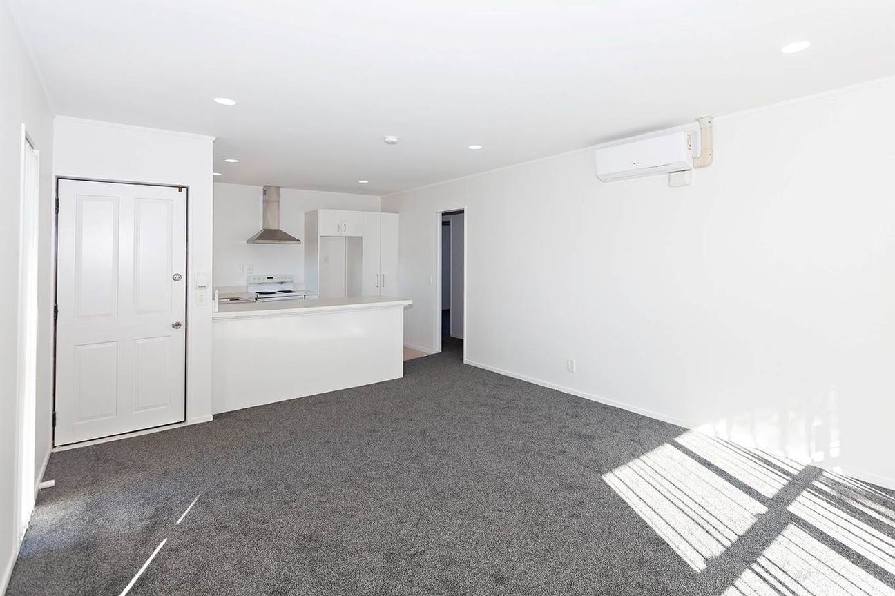 Renovated Brick & Tile with garage - Mehr