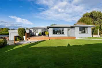 16 Lorne Dacre Road, Lorneville