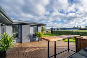 16 Lorne Dacre Road, Lorneville