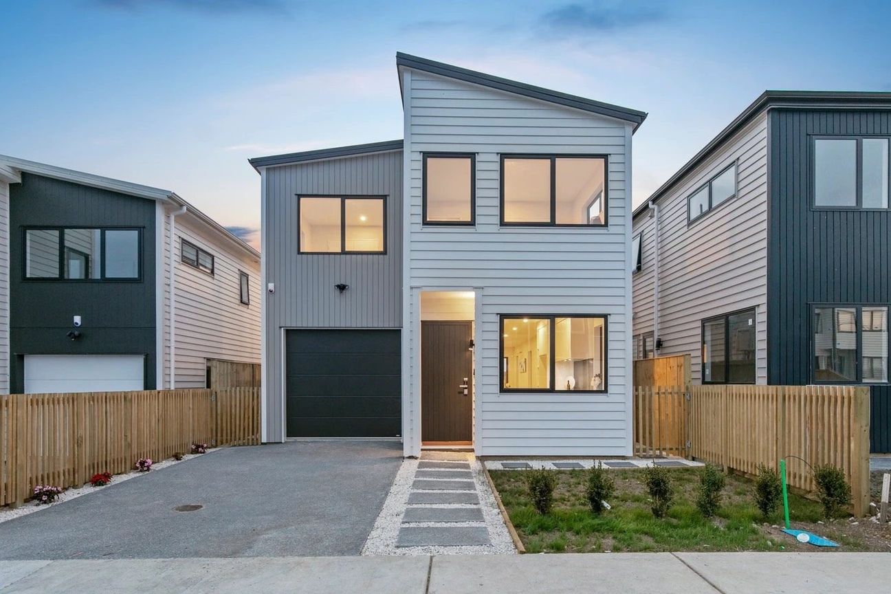 Presenting a newly built 4 Bedroom 3 Bathroom family home in Karaka @ $800pw. - Widok 2