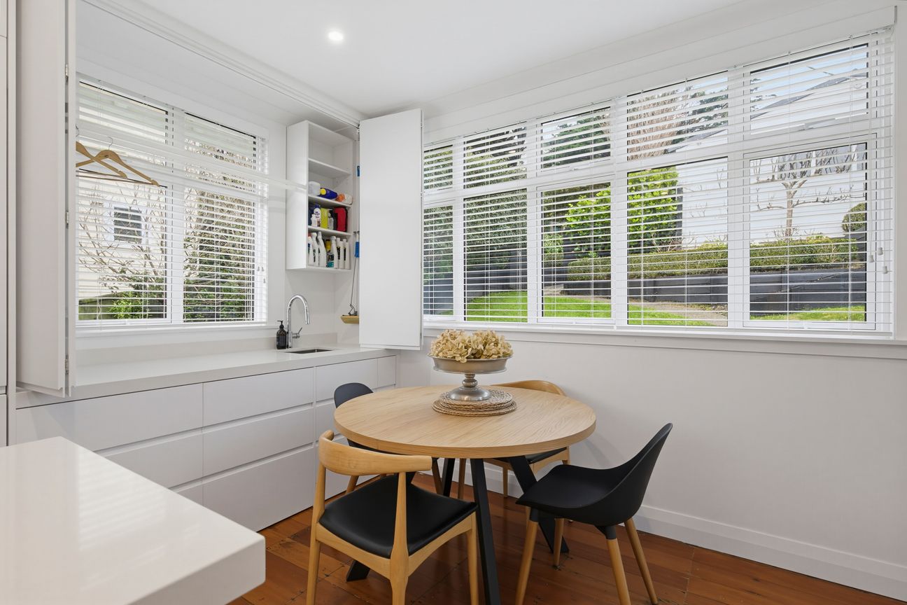 SINGLE LEVEL CHARM, MODERN COMFORT & STUDIO - Bild 6