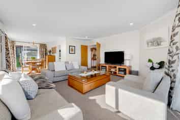 12 Woodgers Way, Somerville
