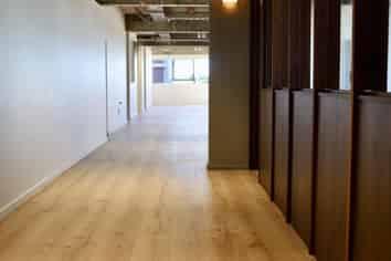 Premium ground floor office with eight car parks