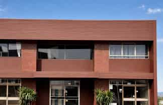Premium ground floor office with eight car parks