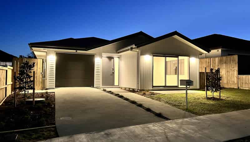 26 Houpuni Road, Milldale