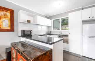 6/238 Muritai Road, Eastbourne