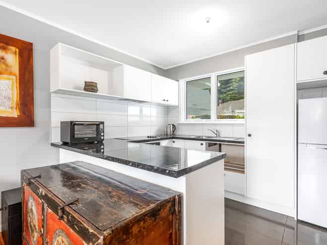 6/238 Muritai Road, Eastbourne