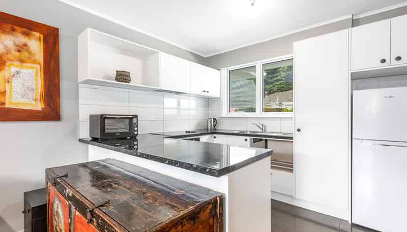 6/238 Muritai Road, Eastbourne