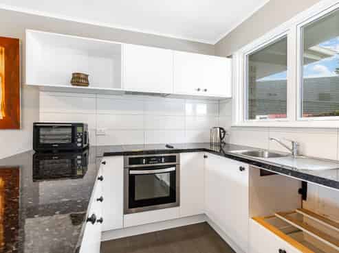 6/238 Muritai Road, Eastbourne