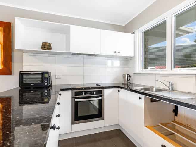 6/238 Muritai Road, Eastbourne