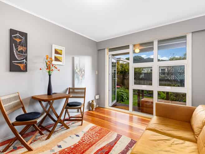 6/238 Muritai Road, Eastbourne