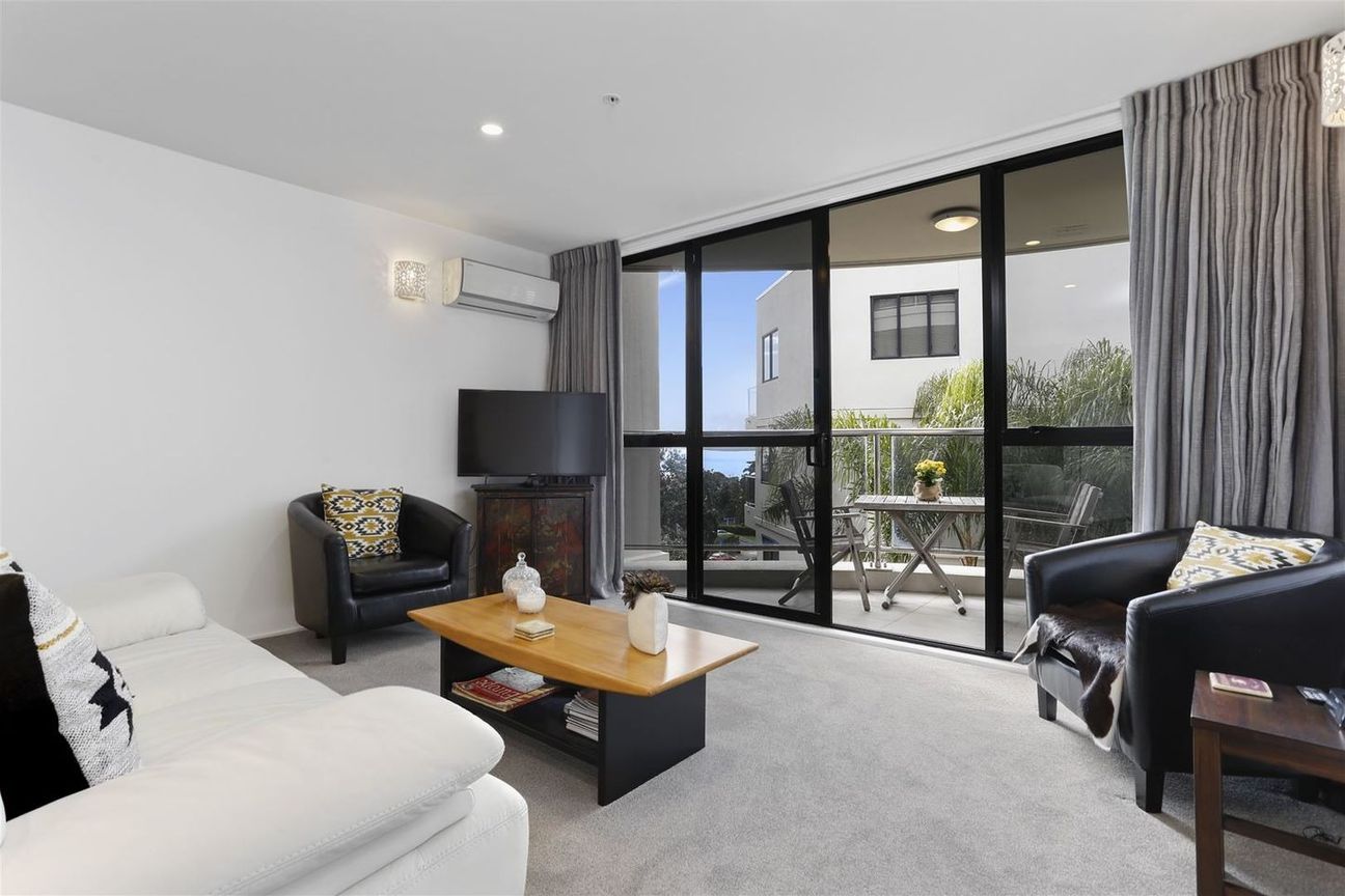 Magical Mon Desir – Two Bedroom + Two Carparks – pohled 4