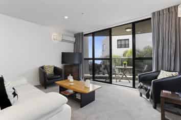 3E/175 Hurstmere Road, Takapuna