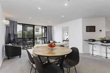 3E/175 Hurstmere Road, Takapuna