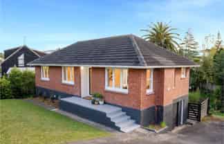 15 Hutchinson Avenue, New Lynn