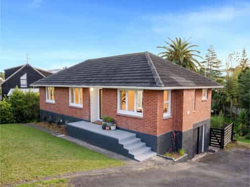 15 Hutchinson Avenue, New Lynn