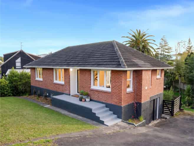 15 Hutchinson Avenue, New Lynn