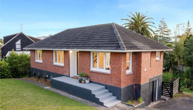 15 Hutchinson Avenue, New Lynn